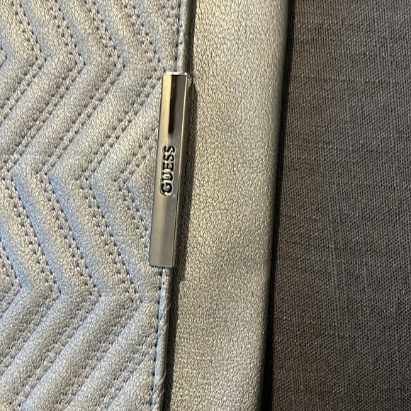 Guess clutch wallet - Picture 4 of 4